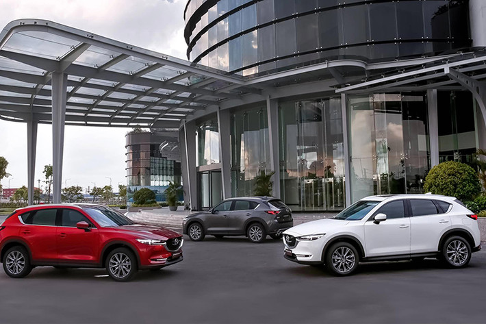 Các mẫu xe ôtô giảm giá trên thị trường trong tháng 7/2020 chủ yếu là những mẫu cũ tồn đọng, để các đại lý đón xe mới về. Đáng chú ý nhất chính là mẫu xe Mazda CX8 hiện đang giảm giá từ 90 đến 150 triệu đồng, cộng thêm với 25 triệu đồng giảm giá phụ kiện, mức giảm giá cao nhất là 175 triệu đồng tại Việt Nam.
