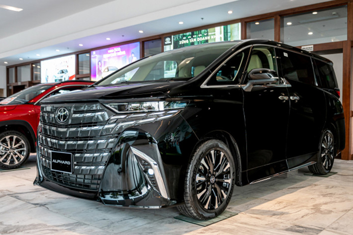 Trong đó, nếu doanh số bán xe Accord giảm nhẹ 1 chiếc so với tháng liền trước thì Alphard lại ghi nhận tăng trưởng khá ấn tượng, tới 120% theo tháng.