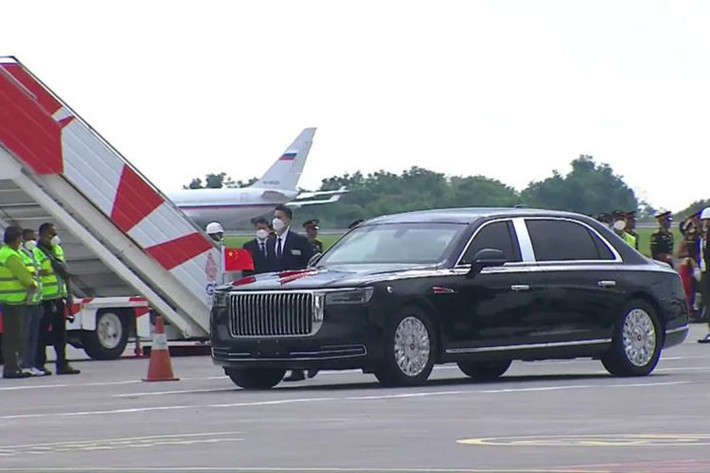 Trong chuyến công du Nga của Chủ tịch Trung Quốc - Tập Cận Bình, Bắc Kinh đã đưa tới Moscow chiếc Hồng Kỳ N701 siêu sang. Đây là chiếc xe chuyên chở các nhân vật cấp cao của Trung Quốc.