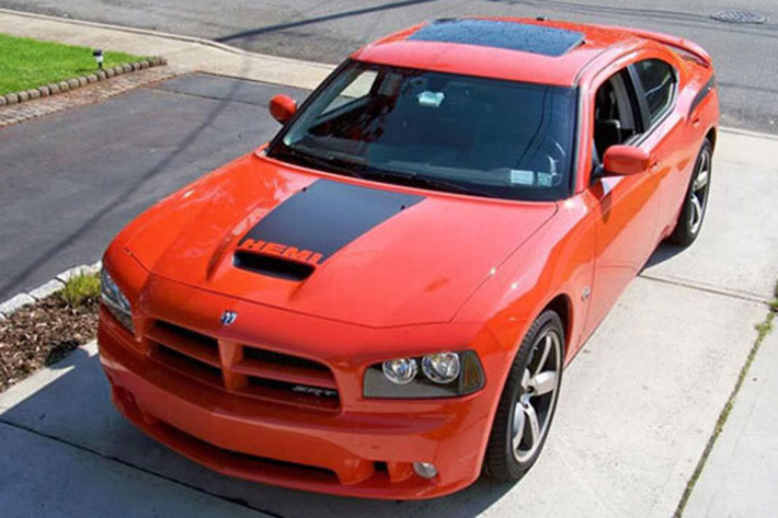 Dodge Charger SRT8 là mẫu xe Mỹ duy nhất của siêu sao Argentina. Dodge Charger của Messi có màu cam, với khả năng tăng tốc từ 0-100 km/h chỉ trong 4,6 giây. So với những siêu xe của Messi thì đây được coi là chiếc xe có giá tương đối thấp. Xe được trang bị khối động cơ V8 HEMI, dung tích 6.4 lít, cho công suất 470 mã lực.
