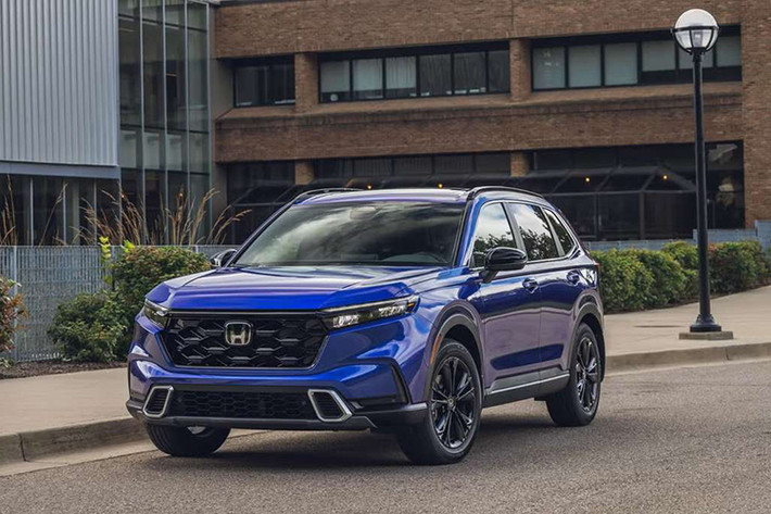 Một trong những thông tin đáng chú ý nhất từ Honda là sự trở lại của mẫu coupe Prelude, dự kiến sẽ được ra mắt vào cuối năm nay tại Mỹ. Đây là dịp để Honda giới thiệu hệ truyền động hybrid thế hệ mới với hai mô-tơ điện.