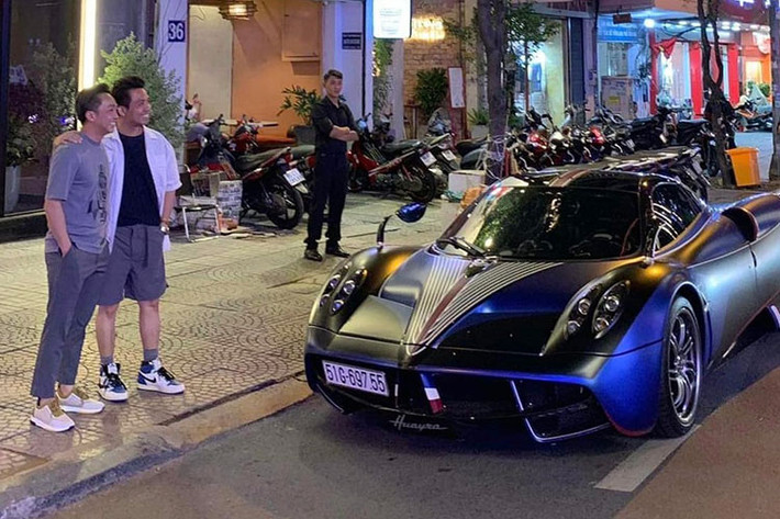 Trong năm nay, Minh Nhựa sẽ đón 1 bom tấn khủng không kém Pagani Huayra đó chính là chiếc siêu xe McLaren Elva phiên bản có kính chắn gió, phù hợp với luật giao thông tại Việt Nam nhưng xe sẽ không có mui xe, rất khó chịu khi lái xe dưới thời tiết nắng gắt hay mưa bất chợt của Sài thành.