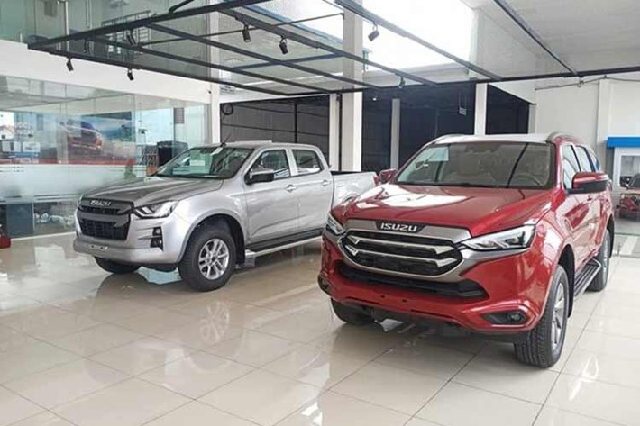 Động cơ xe là loại diesel tăng áp 1.9L, đạt chuẩn khí thải Euro 5, cho công suất 150 mã lực và sức kéo 350 Nm. Xe dùng hộp số sàn hoặc tự động 6 cấp, có tùy chọn phiên bản dẫn động 4 bánh, gài cầu điện tử, có tấm thép chắn giúp bảo vệ gầm khi đi đường địa hình.