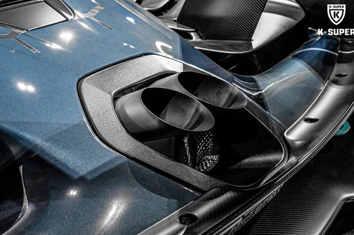 Siêu xe McLaren Senna GTR được trang bị động cơ V8, dung tích 4.0L tăng áp kép tương tự phiên bản tiêu chuẩn nhưng đã được tinh chỉnh để mang lại công suất 814 mã lực và 800 Nm mô-men xoắn.