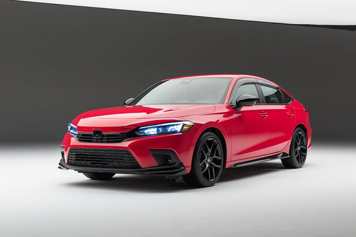 Biến thể Sport của Honda Civic Sedan 2022 được EPA ước tính có mức tiêu thụ nhiên liệu đạt 7,1 lít/100 km với trang bị động cơ và hộp số tương tự biến thể LX. Trong khi đó, Civic EX có khả năng tiết kiệm nhiên liệu tốt nhất. Xe đi kèm một loạt các tính năng tiêu chuẩn với giá 24.700 USD (573 triệu đồng).