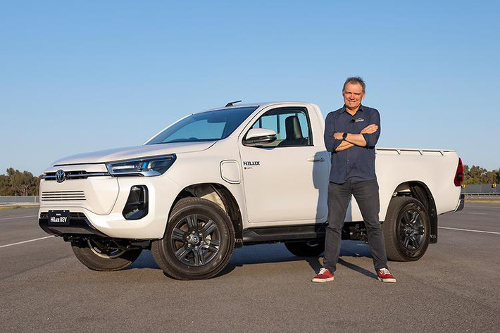 Sau khi trình làng nguyên mẫu vào cuối năm 2022, hãng xe Nhật Bản cho biết Toyota Hilux chạy điện sẽ đi vào sản xuất vào khoảng gần cuối năm 2025, phó chủ tịch điều hành của Toyota Motor Asia cho biết trong một phỏng vấn với Reuters .
