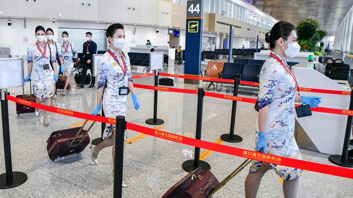 Theo đó, Haian Airlines sử dụng một công thức để tính toán trọng lượng cơ thể của nhân viên. Chẳng hạn, một tiếp viên hàng không cao 158 cm sẽ được yêu cầu giữ cân nặng khoảng 48 kg. Ảnh: NYP/CNN