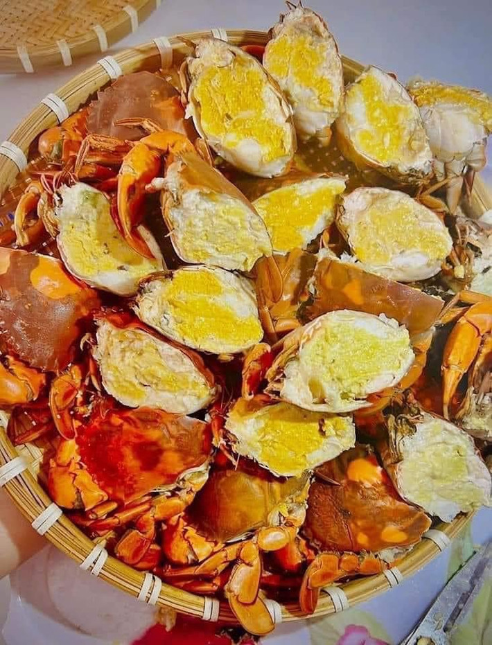 Cua cốm được khách hàng yêu thích bởi rất nhiều gạch. Gạch cua cốm béo và bùi, không bị cứng. Ảnh: Facebook