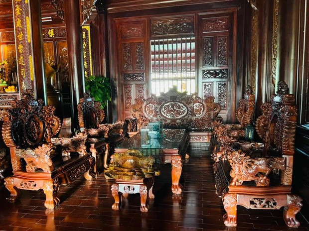 Nội thất bằng gỗ vô cùng giá trị. Ảnh: Facebook