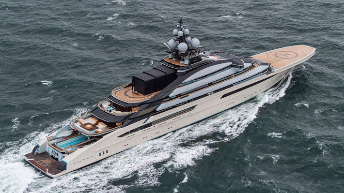 Siêu du thuyền còn có thêm không gian bên dưới boong cho tối đa 40 thành viên thủy thủ đoàn. Ảnh: Boatinternational