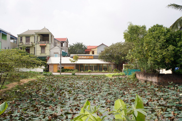 Tạp chí Mỹ Archdaily vừa đăng tải bài viết giới thiệu một dự án nhà hàng có thiết kế khá độc đáo tại Hà Nội.