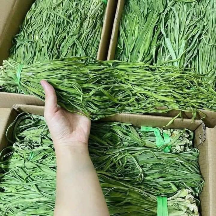Tuy nhiên, ít ai ngờ, loại rau này từng là món ăn tiến vua, được ưa chuộng bởi hương vị độc đáo và giá trị dinh dưỡng cao. Ảnh: Facebook