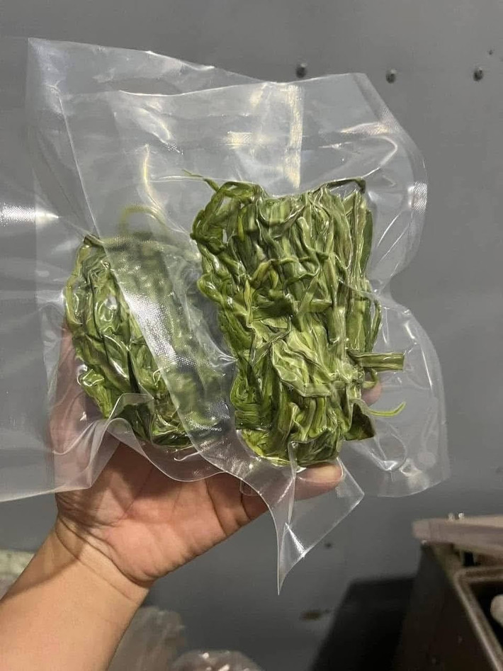 Tính ra, mỗi kg rau tiến vua giá lên tới gần 500.000 đồng. Ảnh: Facebook