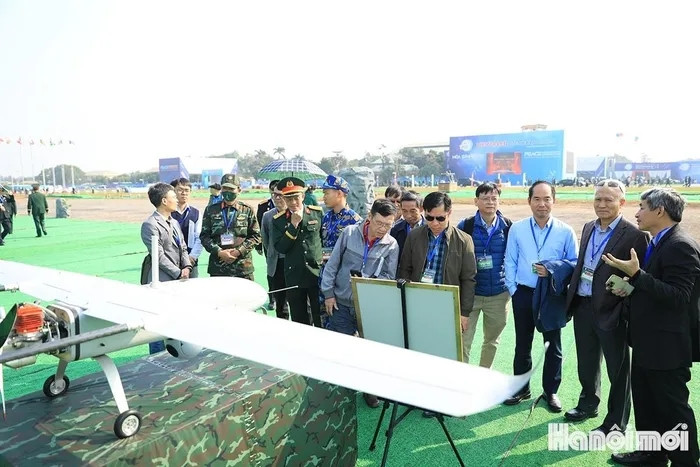 Máy bay không người lái luôn thu hút sự quan tâm đặc biệt của giới đam mê vũ khí quân sự .
