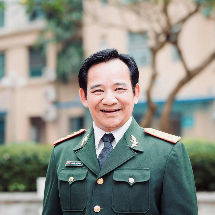 Mới đây, trong bài phỏng vấn trên Báo Dân Việt, nghệ sĩ Vượng Râu tiết lộ, NSƯT Quang Tèo hiện có đến 3 – 4 cái nhà, mấy miếng đất và mấy chục tỷ đồng tiền mặt. Các nghệ sĩ không phải ai cũng may mắn được thế. Ảnh: FB Quang Tèo