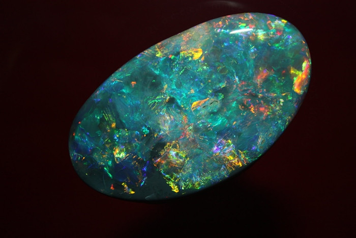 Đá opal (hay còn gọi đá mắt mèo hoặc miêu nhãn thạch) là một trong những loại đá quý hiếm và được yêu thích nhất trên thế giới. Ảnh: Gem-a