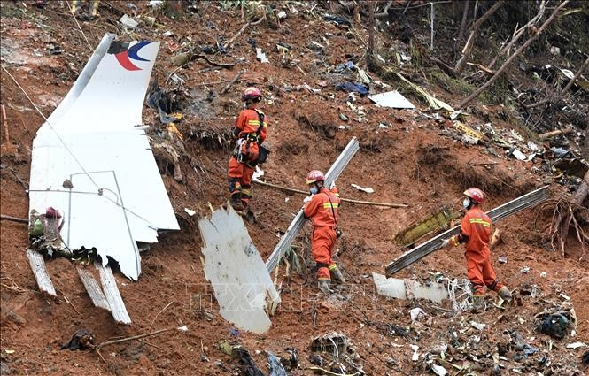 Năm 2022, một chiếc Boeing 737-800 của China Eastern Airlines đi từ Côn Minh ở tỉnh Vân Nam đến Quảng Châu (Trung Quốc) đã lao thẳng vào một ngọn núi, khiến toàn bộ 132 hành khách thiệt mạng. Lý do khiến máy bay đột ngột mất độ cao vẫn còn là một bí ẩn. Ảnh: TTXVN