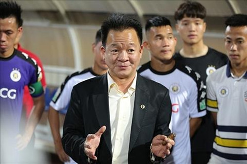 Ngoài ra, ông còn sở hữu 5 câu lạc bộ bóng đá khác. Đó cũng là lý do biệt danh “bầu Hiển” ra đời. Ảnh: Bongda24h