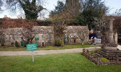 Ngôi làng tý hon ở Gloucestershire (Anh) được mệnh danh là "Thành Venice của Cotswolds".