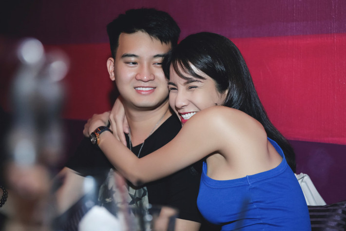 Diệp Lâm Anh từng tiết lộ, gia đình bạn trai đã đầu tư cho cô vốn kinh doanh và mời ngôi sao So Ji Sub đến Việt Nam tham dự sự kiện. Ảnh: Zing.