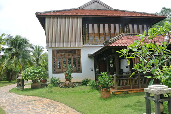 Á hậu Quý bà Thu Hương sở hữu biệt thự rộng lớn ở quận 9, nằm ven sông Sài Gòn. Ảnh: Zing.
