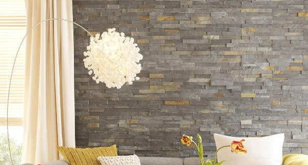 Giấy dán tường giả đá mang đến cảm giác gần gũi với thiên nhiên, tạo cảm giác mát mẽ hơn. Ảnh: Giaydantuongtphcm.