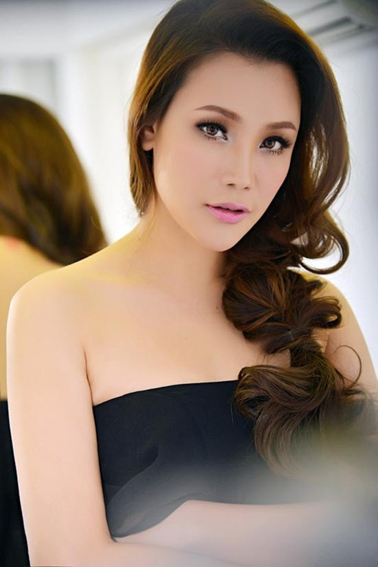 Nữ ca sĩ Hồ Quỳnh Hương được khán giả "nể" không chỉ sở hữu giọng hát hay mà còn bởi sản nghiệp đồ sộ tự tay cô kiếm được. Ảnh: Giadinhvietnam.