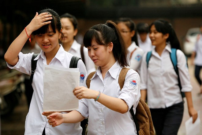 Tuần qua, nhiều trường Đại học bắt đầu công bố điểm chuẩn xét tuyển đại học. Theo Bộ Giáo dục và đào tạo, các trường sẽ công bố điểm chuẩn chậm nhất vào 17h ngày 1/8. Năm nay, điểm trúng tuyển của nhiều trường tăng từ 0,5-2 điểm.