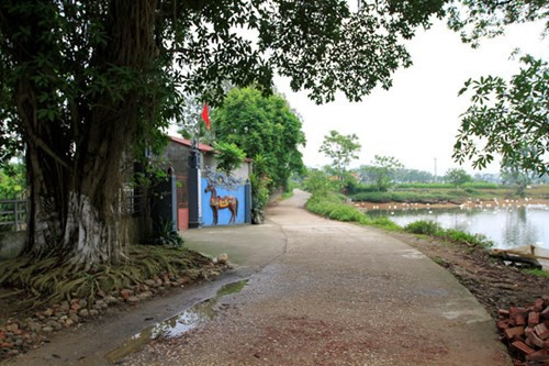 Sáng ngày 25/7, Thanh tra Hà Nội kết luận, toàn bộ sân bay Miếu Môn (thuộc địa giới hành chính xã Đồng Tâm, huyện Mỹ Đức là đất Quốc phòng và đề nghị thu hồi ngay đất đang cho thuê, mượn, bị lấn chiếm, chuyển nhượng trái phép tại đây. Xã Đồng Tâm. Ảnh: Tiền Phong.
