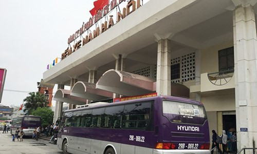 Thành phố quy hoạch lại hệ thống các bến xe khách, trong đó có dừng hoạt động 2 bến xe thuộc hàng lớn nhất Thủ đô vào năm 2020 đó là bến Giáp Bát, Gia Lâm, các bến xe này sẽ được dừng hoạt động để chuyển thành bãi đỗ xe công cộng.