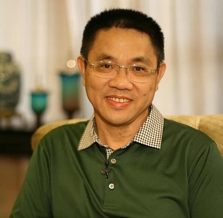 Tuy nhiên, biến cố ập đến khi cha của Chen Sheng bất ngờ qua đời. Để Chen Sheng không phải từ bỏ cơ hội học tập quý giá, mọi người trong làng đã đồng lòng hỗ trợ cho gia đình Chen Sheng. Ảnh: Sina