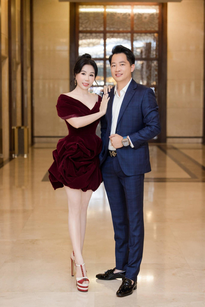 Bước đầu chỉ với nghề làm tóc, đến nay bà Mai đã có tích cóp và xây dựng cơ ngơi làm đẹp có tiếng như ngày nay. Ảnh: Facebook