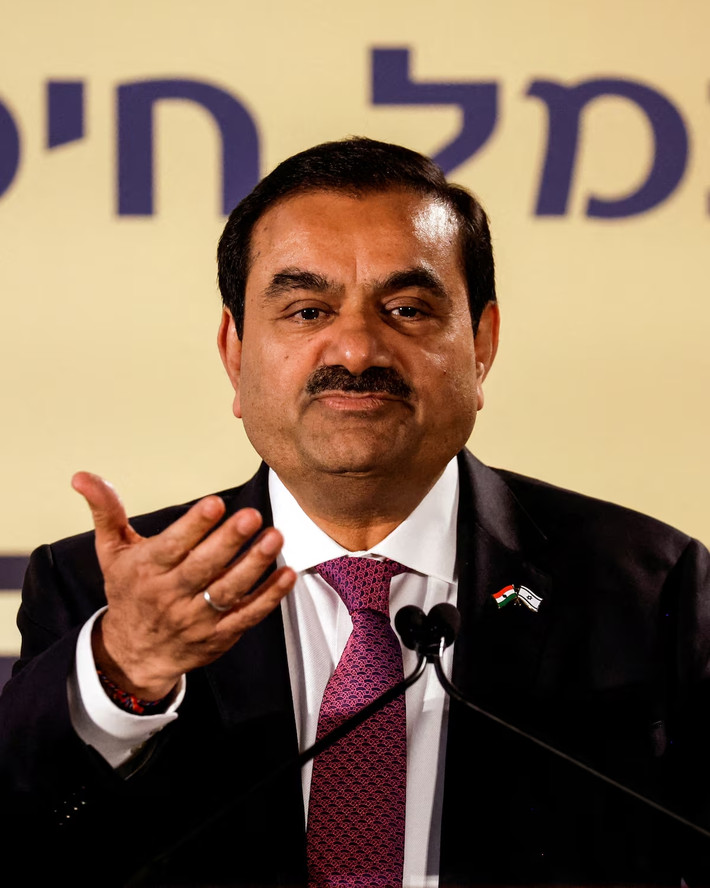 Ngày nay, Adani Group là một trong những tập đoàn đa quốc gia lớn nhất Ấn Độ, với doanh thu hàng năm ước tính khoảng hơn 120 tỷ USD. Ảnh: Reuters