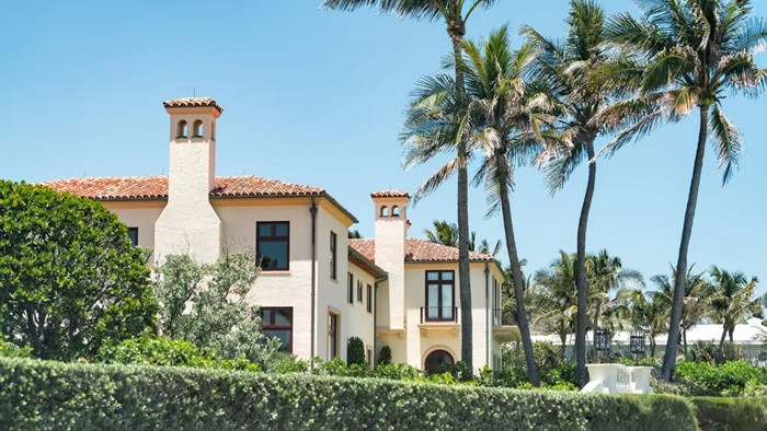 Đây là lần thứ 3 ông Donald Trump tranh cử. Ông Trump được biết đến với dinh thự Mar-a-Lago tại Palm Beach, Florida (Mỹ). Ảnh: Homesandgardens