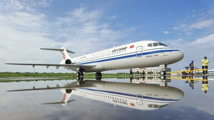 Ngoài C919, Comac còn phát triển mẫu tàu bay ARJ21, một dòng tàu bay khu vực. Ảnh: AirInsight