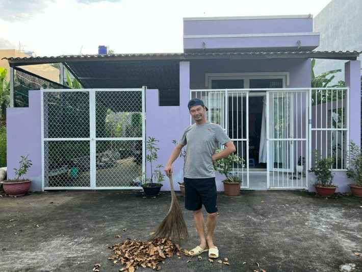 Ngoài căn nhà ở TP HCM vợ chồng Tiết Cương sở hữu căn nhà rộng hơn 100m2 ở Tân An (tỉnh Long An). Tiết Cương hài hước gọi đây là "biệt phủ" của mình. Ảnh: FBNV