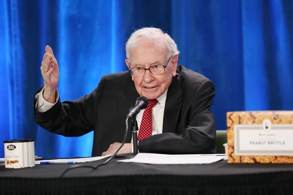 Nhà đầu tư huyền thoại Warren Buffett, CEO Berkshire Hathaway, công khai tuyên bố không ủng hộ bất kỳ ứng viên nào trong mùa bầu cử năm nay. Ảnh: CNBC