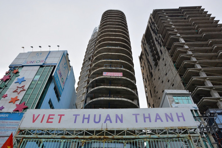 Do đó, nhiều năm qua dự án này bị bỏ hoang và Agribank chi nhánh Sài Gòn đã phải thu giữ để xử lý khoản nợ. Ảnh: Đại Việt.