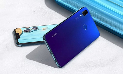 Không chỉ có vậy, Huawei Nova 3i còn có lợi thế khi được nhiều ưu đãi như tặng sim 4G, loa bluetooth...Ảnh: Pinoy.