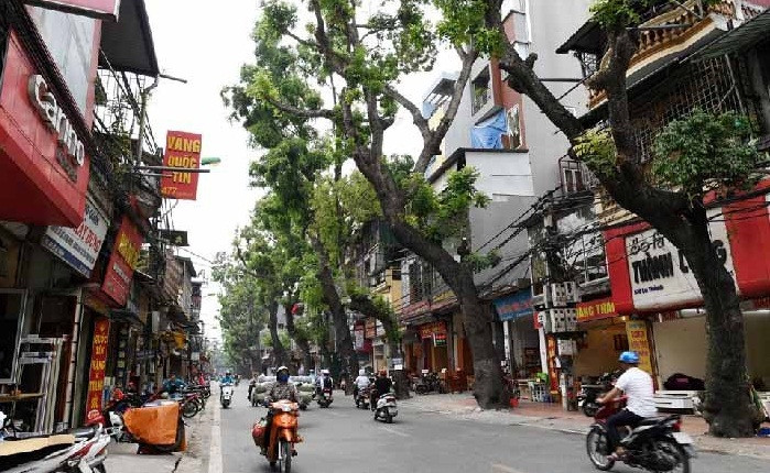 Dự án cũng sẽ mở các ngõ ngang theo quy hoạch năm 1999 tại ngõ 879 Đê La Thành (dốc Bệnh viện Nhi Trung ương) và đường vào Bệnh viện Phụ sản Hà Nội. Ảnh: Zing.