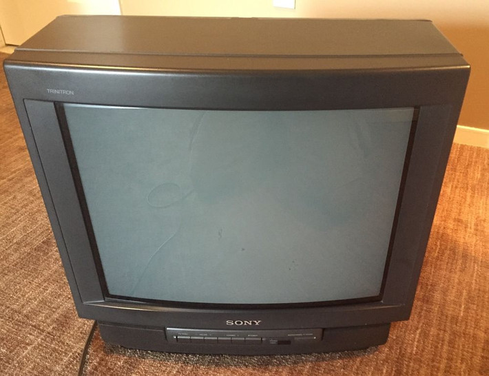 Thời đó, ti vi nhãn hiệu Sony gắn liền với slogan “Nét như Sony". Ảnh: Ebay.