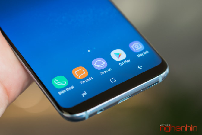 Galaxy S8+ chính hãng chạy bộ xử lý Exynos 8895, 4GB RAM, 64GB bộ nhớ trong và hỗ trợ thẻ nhớ ngoài tối đa 256GB.