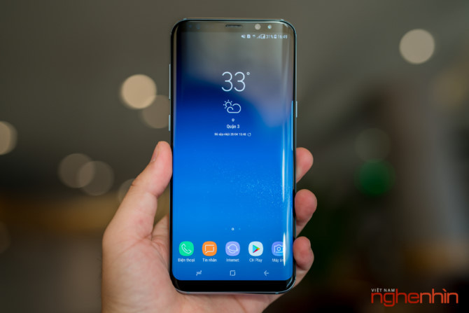 Độ phân giải màn hình Galaxy S8+ đạt 2.960 x 1.440 pixels, đồng thời người dùng có thể tùy chỉnh độ phân giải thấp nhất là 1.480 x 720 pixels để tiết kiệm pin.