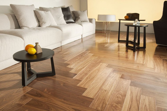Bên cạnh thông tin về sản phẩm, khách hàng nên mua ở những địa chỉ đáng tin cậy. Nhiều đại lý tự phát giao bán hàng không rõ nguồn gốc, không rõ ràng về giá cả và đặc điểm của sản phẩm. Ảnh: Sangocongnghiep.