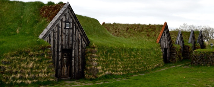 Đây là ngôi nhà cổ nhất tại Iceland, được xây từ năm 974 cho đến khoảng năm 1000. Ảnh: Guide to Iceland.