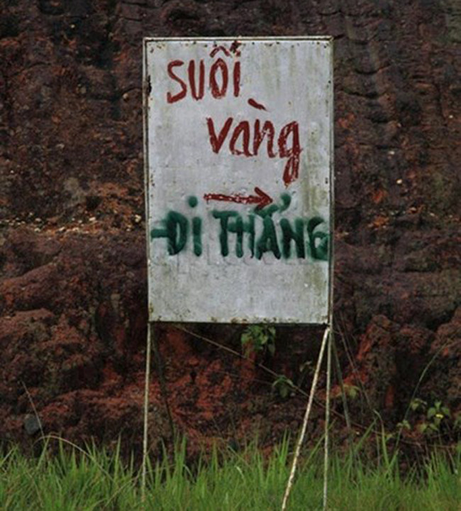 Một trong những tấm biển thông báo chỉ có ở Việt Nam.