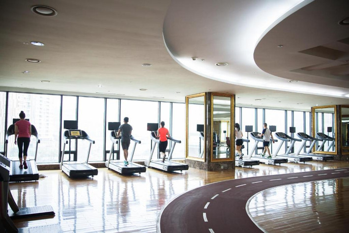 Các tiện nghi khác tại khách sạn gồm khu vườn và phòng tập thể dục. Ảnh: Booking