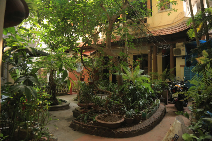 Ngôi nhà vườn vốn thuộc sở hữu của vợ chồng cụ Phạm Văn Thanh và Phạm Thị Tề, dưới bàn tay thiết kế của kiến trúc sư Phạm Khắc Hệ, một kiến trúc sư có tiếng, thuộc thế hệ đầu tiên của làng kiến trúc sư Việt Nam. Ảnh: Công luận