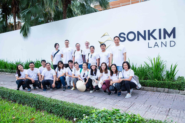 Từ năm 2019, có thông tin Hoàng Việt hoàn thành xong chương trình học, bắt đầu phụ giúp bố và bà nội trong chuyện kinh doanh. Công việc ban đầu của anh chàng là tham gia vào quản lý công ty đầu tư giáo dục SEAEDI (Công ty Cổ phần Đầu tư, Phát triển Giáo dục Đông Nam Á) ở thị trường Bắc Mỹ. Đây cũng là công ty chủ đầu tư cho Trung học Duy Tân ở Việt Nam. Ảnh: Internet