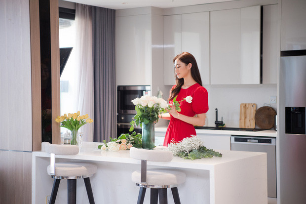 Căn penhouse của nàng hậu có 2 tầng, rộng khoảng 130m2. Ảnh: Doanhnhan